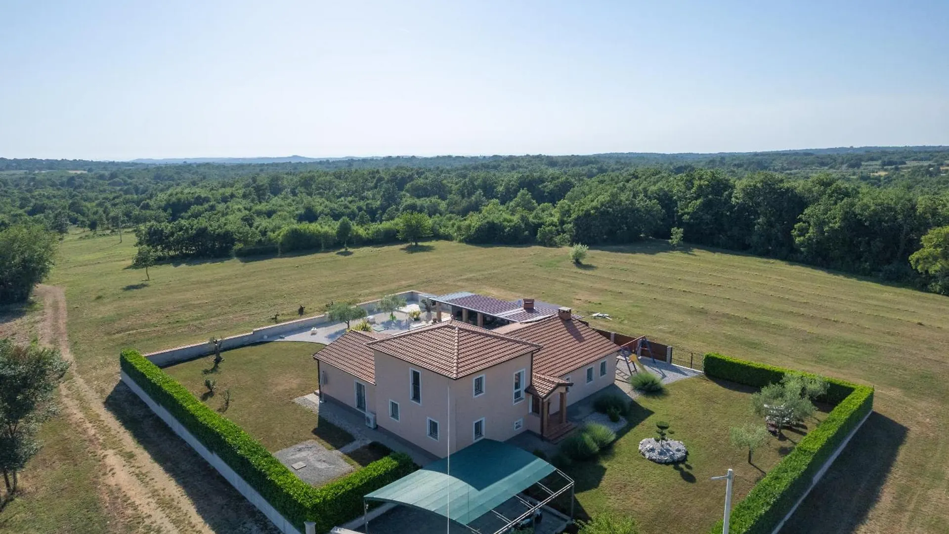 Beautiful Villa Sveta Anna With Jacuzzi In Tinjan