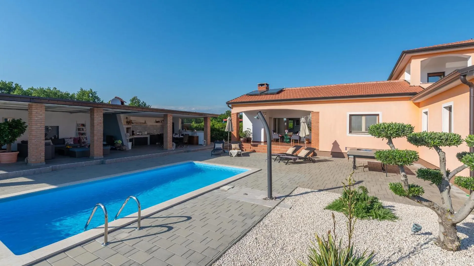 Beautiful Villa Sveta Anna With Jacuzzi In Tinjan